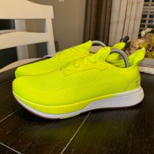 Flux Adapt Runner Green White Womens 10 Mens Size 8.5 Running Athletic Shoes